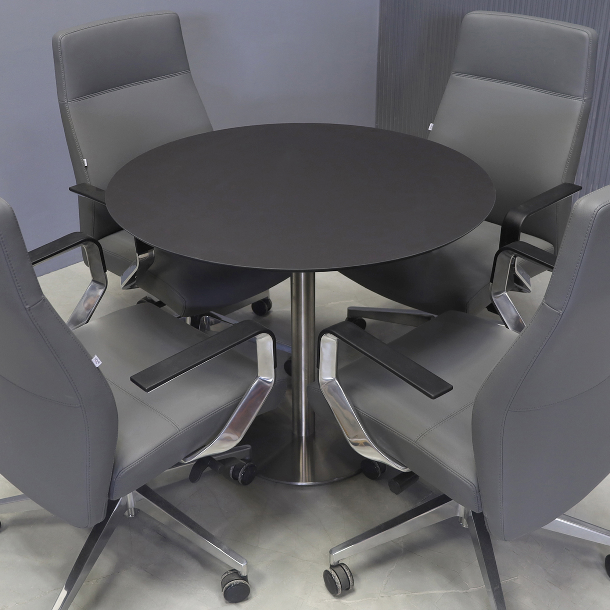 36-inch California Round Conference/Cafeteria Table in 1/2