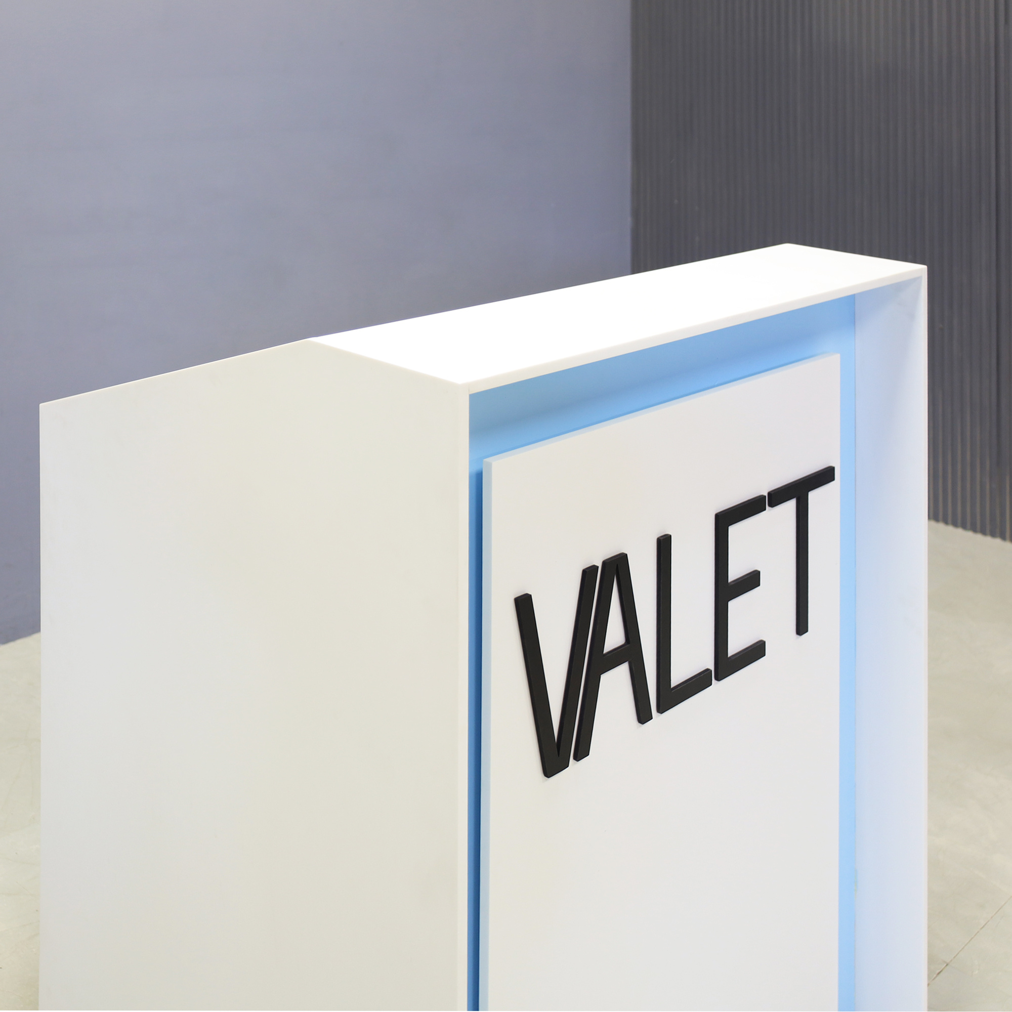 36-inch New Jersey Valet Podium Desk in 1/2