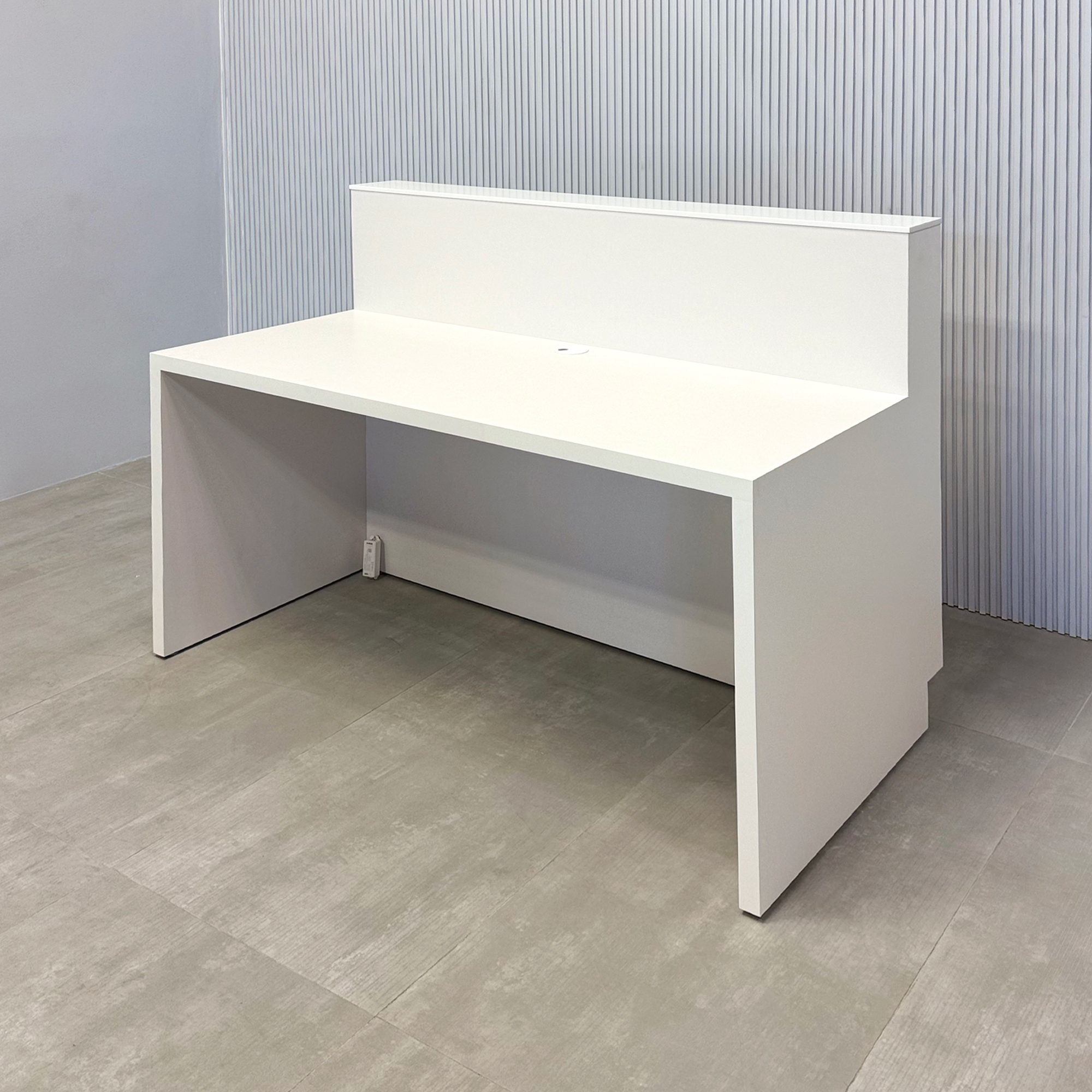60-inch Dallas Straight Reception Desk with White Oak tambour desk, Dover Off-White workspace, and gold aluminum toe-kick.