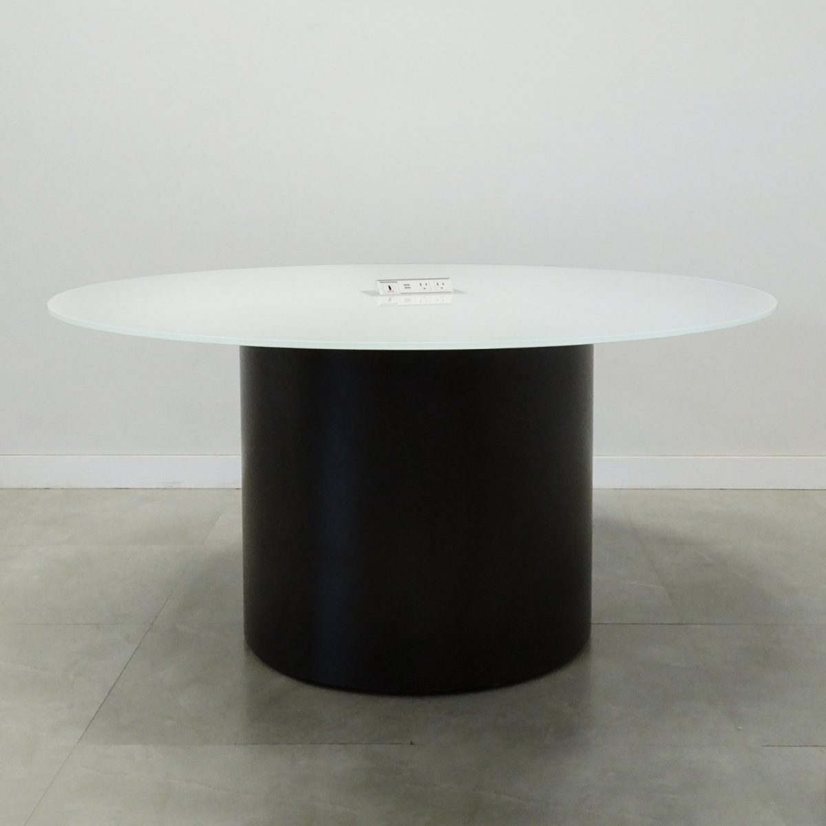 Axis Round Glass Meeting Table 