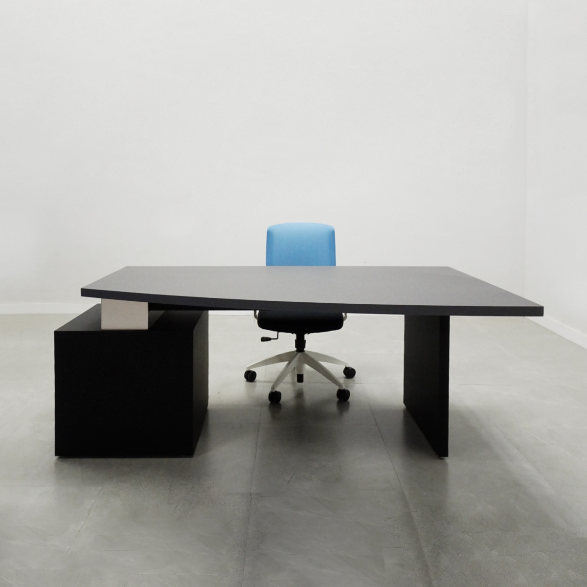 Avenue Office Desk With Laminate Top