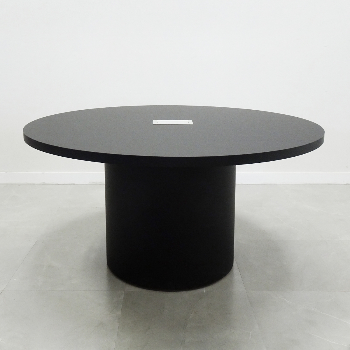 Axis Round Meeting Table With Laminate Top