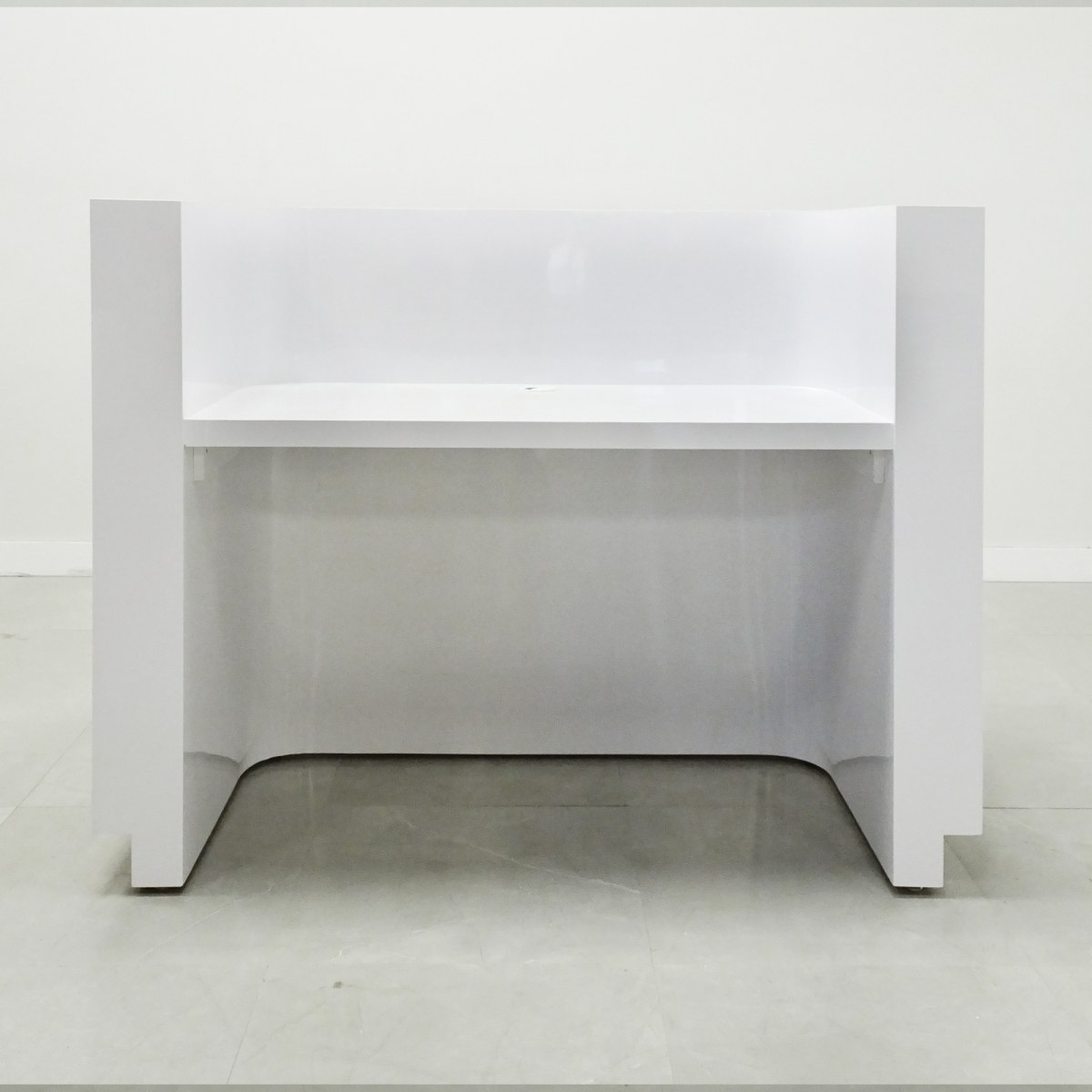 Nola Reception Desk in White Gloss 60 In.